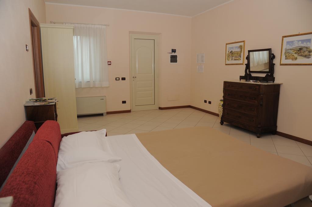 Hotel Plazza Porcari Exterior photo