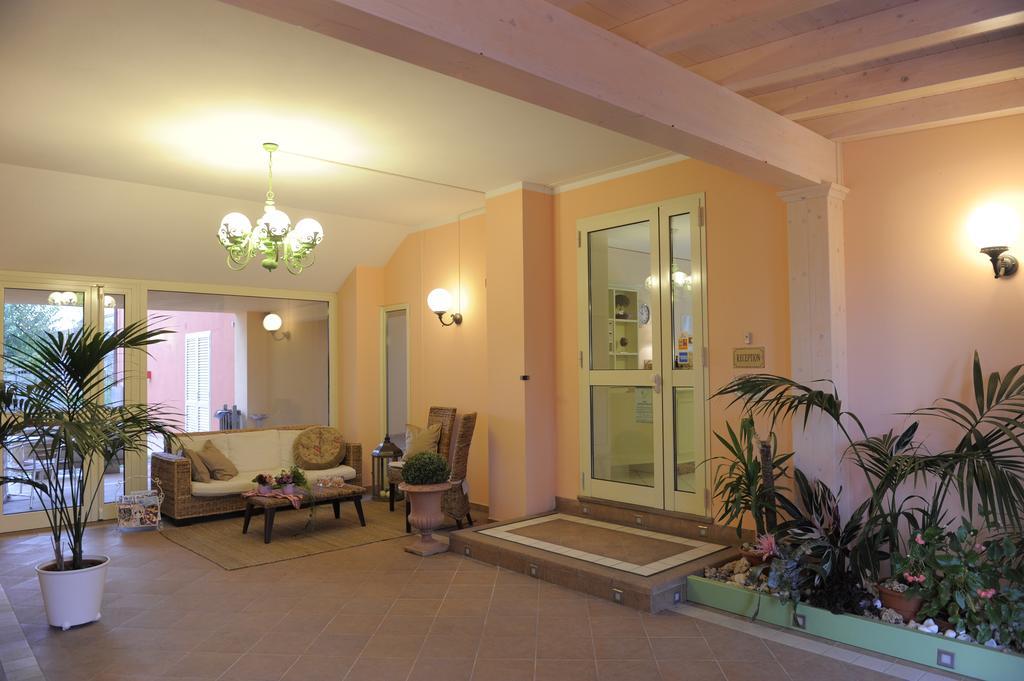 Hotel Plazza Porcari Exterior photo